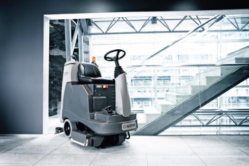 NILFISK - BR755 MID-SIZED RIDE ON